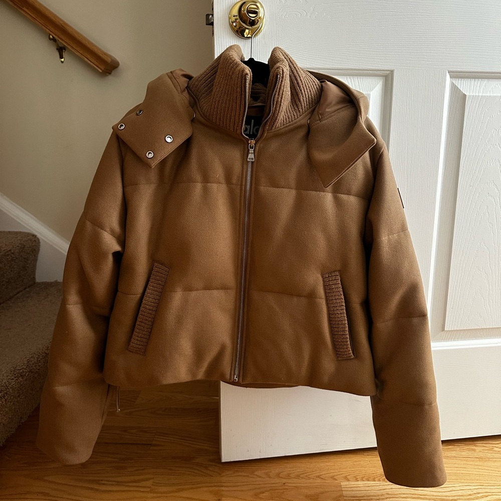 ALO Yoga Tan Puffer Cropped Jacket Large